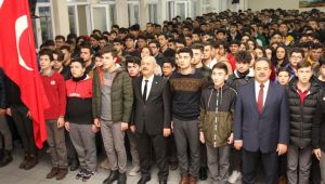 Kent protokolü haftaya bayrak töreni ile başladı