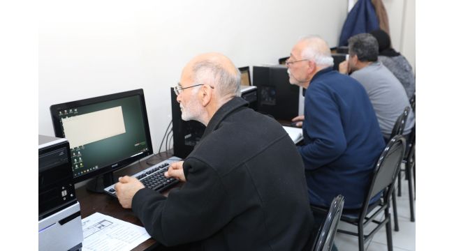 KO-MEK’ten 50 yaş ve üstü vatandaşlara bilgisayar eğitimi