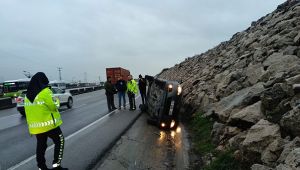 Kontrolden çıkan araç takla attı