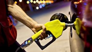 Motorine indirim yolda pompaya yansıyacak mı?
