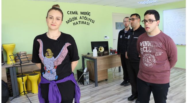 Özel öğrenciler iletişim becerilerini müzikle geliştiriyor