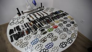 Seyahat etmeye değil sanki savaşa gidiyorlar