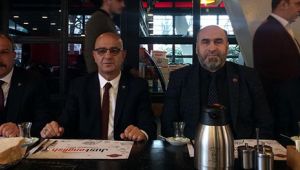 Ünlü ve ekibi yabancı öğrencilerle buluştu