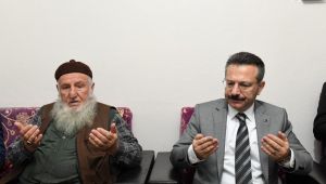 Vali Aksoy şehit ailesini ziyaret etti