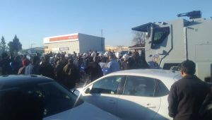 Yol kapatmak isteyen nakliyeciler göz altına alındı