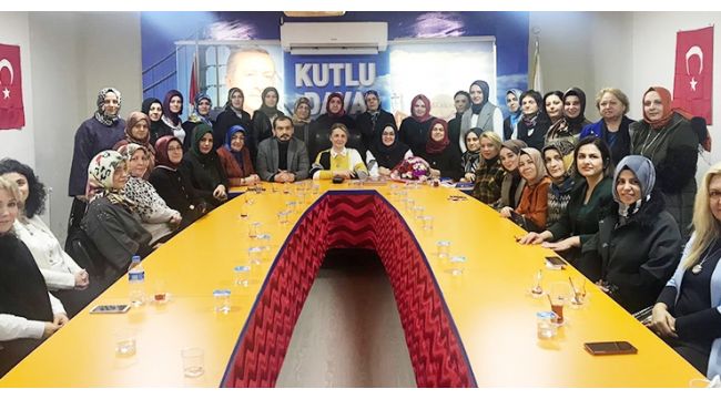 AK Parti İzmit kadın kolları yönetimi belirlendi