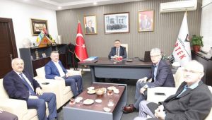 AK Partili kurmaylar Okur'a konuk oldu