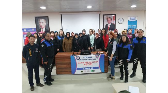 Annelere ‘Teknoloji ve Madde Bağımlılığı eğitimi’