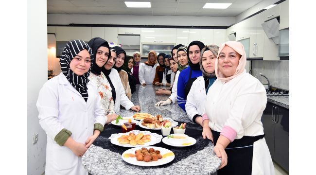 Aşçılık atölyesinde ustalar yetişiyor