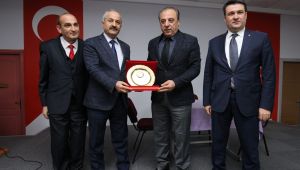 Büyükgöz Kariyer Günü’nde gençlerin yanında