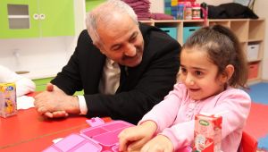 Büyükgöz minikleri ziyaret etti