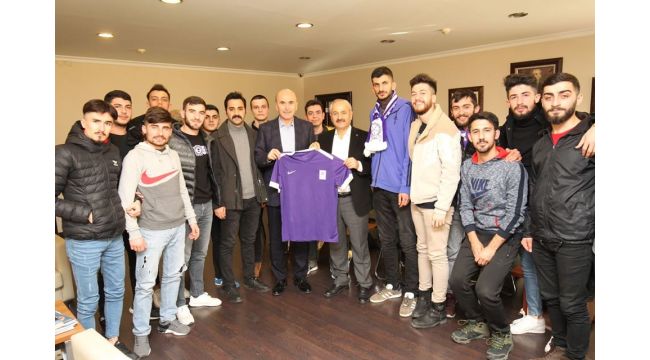 Büyükgöz ve Pehlivan Gebzespor taraftar grubunu ağırladı