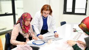 Çayırova'da tel kırma ve dikiş kursu devam ediyor