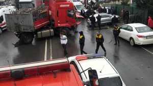Çayırova'da zincirleme trafik kazası: 1 ölü 5 yaralı