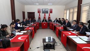 Dilovası Meclis Salonu Türk bayrakları ile donatıldı