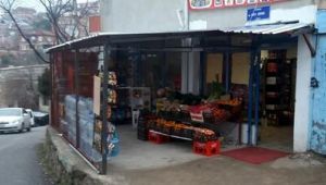 Gebze'de bakkalın veresiye defterini satın aldılar