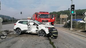 Gebze'de kamyonla cip çarpıştı: 2 ağır yaralı