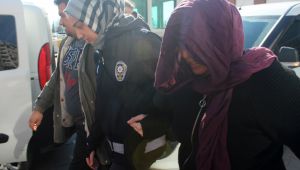 Gebze ve Darıca'daki evlerden 100 bin TL'lik vurgun yaptılar