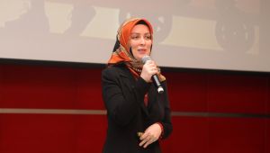 Hatice Kübra Tongar Gebzelilerle buluştu