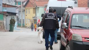 İzmit'te boş binada bulunan tüfekler polisi alarma geçirdi
