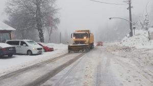 Kar Timleri, gece gündüz karla mücadele ediyor