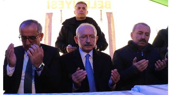 Kılıçdaroğlu Kocaeli'nde şehit evine taziyeye gitti