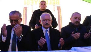 Kılıçdaroğlu Kocaeli'nde şehit evine taziyeye gitti