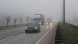 Kocaeli’de yoğun sis sürücülere zor anlar yaşattı