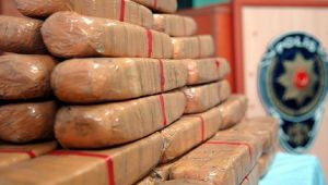 Kocaeli'nde 10 kilo eroin, 20 kilo esrar ele geçirildi
