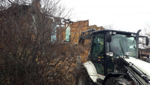 Metruk binalar yıkılıyor