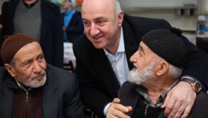 Muzaffer Bıyık cami cemaati ile buluştu