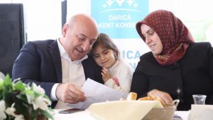 Muzaffer Bıyık'ın minik hayranı mest etti