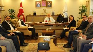 Muzaffer Bıyık tüm ekibi topladı