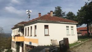 Nüzhetiye Köy Konağı’nın çatısı onarıldı