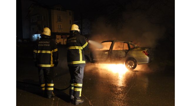Otomobilden geriye iskeleti kaldı