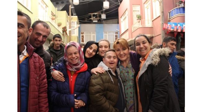 Özel öğrenciler ‘Seksenler’ dizi setinde