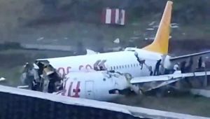 Sabiha Gökçen’de uçak pistten çıktı