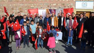 Ülkücüler Gebze sokaklarını kırmızı beyaza bürüdü