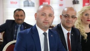 Ünlü, istifa eden ilçe başkanını ikna etti