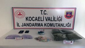 Uyuşturucu sevkiyatı yaparken yakalanan 2 kişi tutuklandı