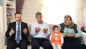 Vali Aksoy Gebzeli şehidin ailesini ziyaret etti