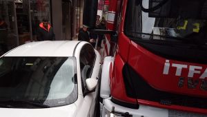 Yangına giden itfaiye araçları hatalı parklardan sokağa giremedi