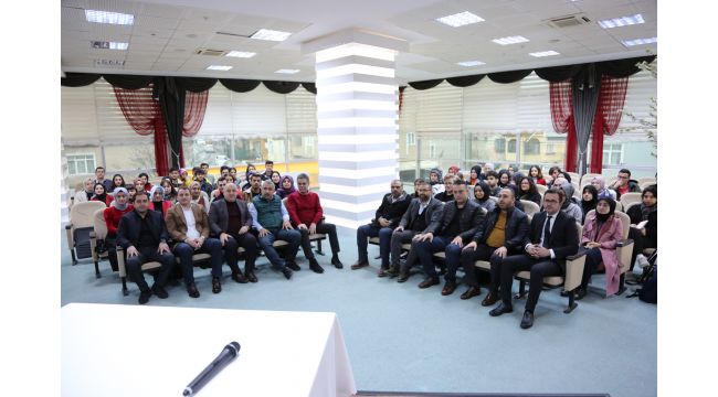 Yazarlık Okulunda dersler başladı