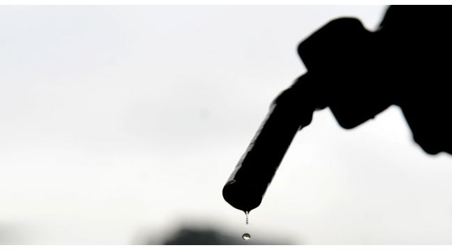 Benzinde beklenen indirim açıklandı!