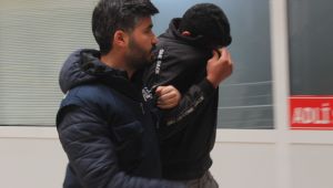 Çaldıkları motosikletle hırsızlık yaparken yakalandılar