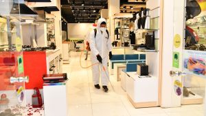 Çayırova’da halkın yoğun kullandığı alanlar dezenfekte ediliyor