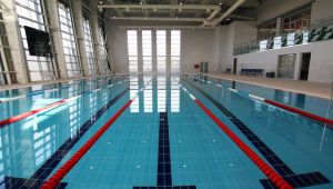 Dilovası’nın ilk yüzme havuzu hizmete açıldı