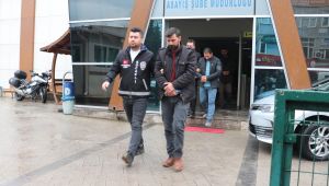 Fabrikadan 130 bin TL’lik oto lastiği çalan 3 hırsız yakalandı