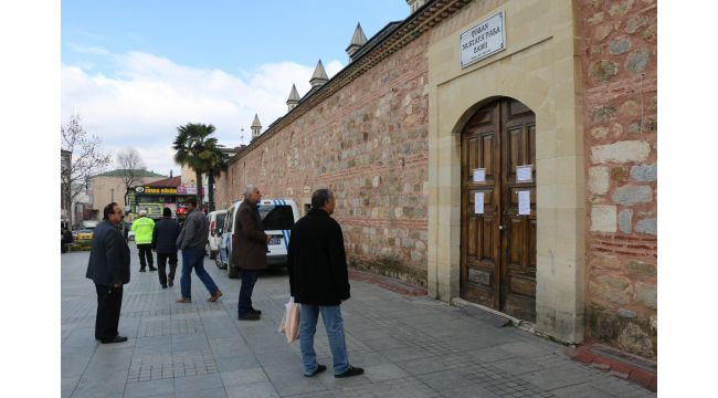Cuma saatinde minarelerden dua anonsu yükseldi