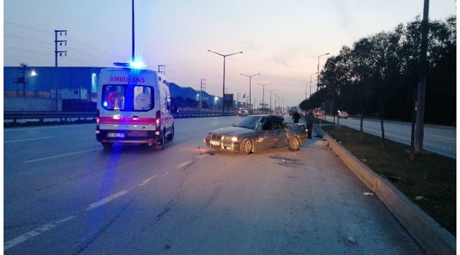Gebze'de otomobil ile tır çarpıştı